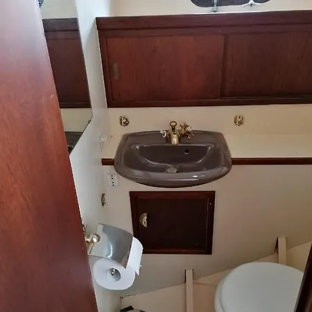 Bateau-hôtel Maz Glaz *