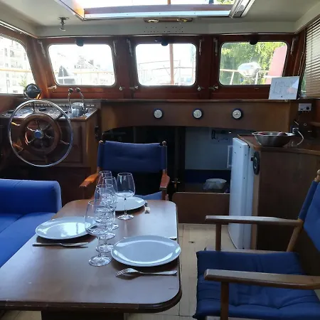 Maz Glaz Bateau-hôtel *