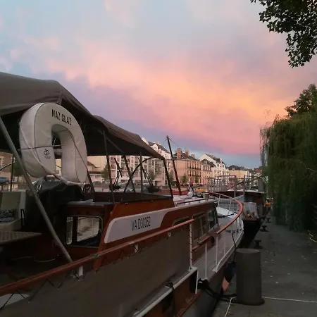 Maz Glaz Bateau-hôtel *